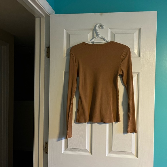 Old Navy Ribbed Top/sweater - Picture 3 of 4